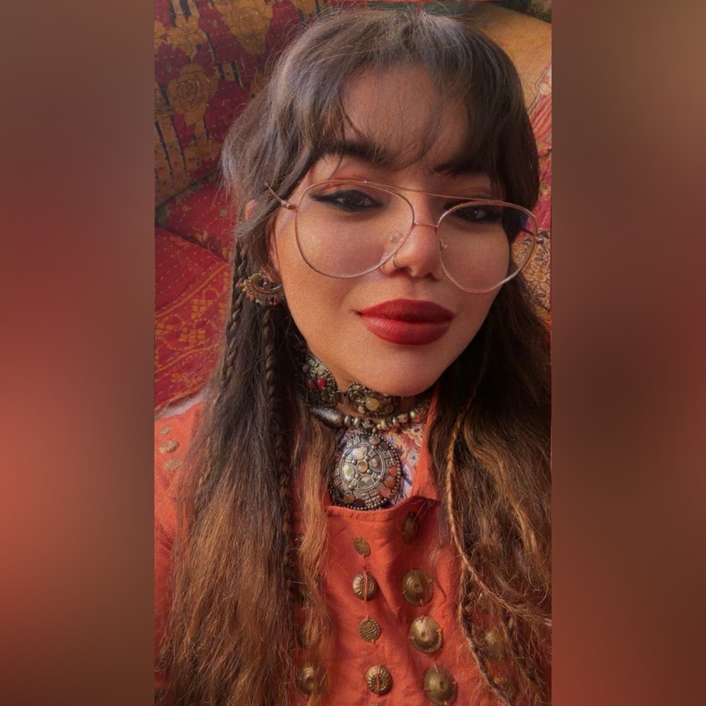 Meet your Posher, 🌻Alex🌻